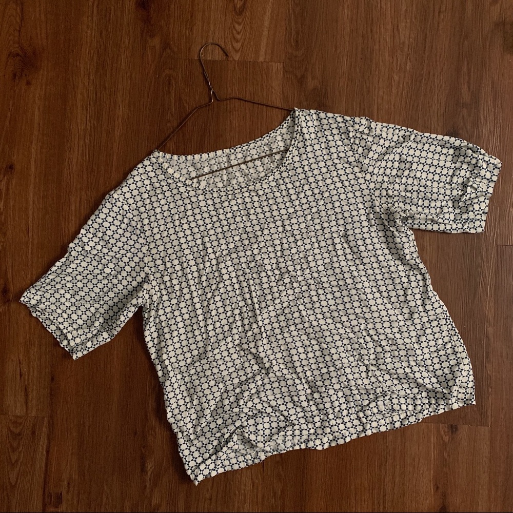 Patterned top - Picture 2 of 2